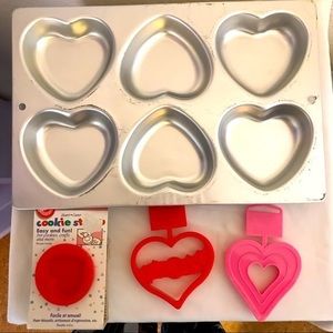 Wilton 1994 Heart Mini Cake Pan, 2 Cookie Cutters, Heart Cookie Cutters